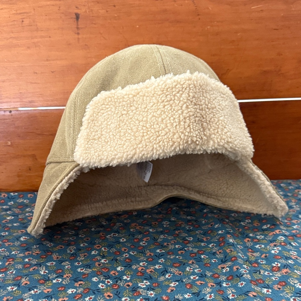 KAVU furball hat. OS super warm, EUC
